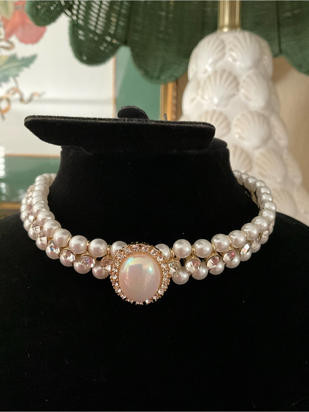 Elegant pearl choker necklace NWOT
